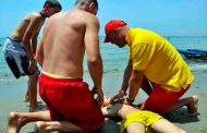 حراسة الشواطئ تنقذ 494 شخصا من الغرق