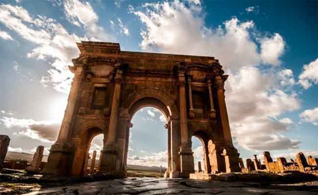موسيقى فلكلورية وكلاسيكية تحيي قلوب جمهور تيمقاد في رابع سهرات نسخته ال41...