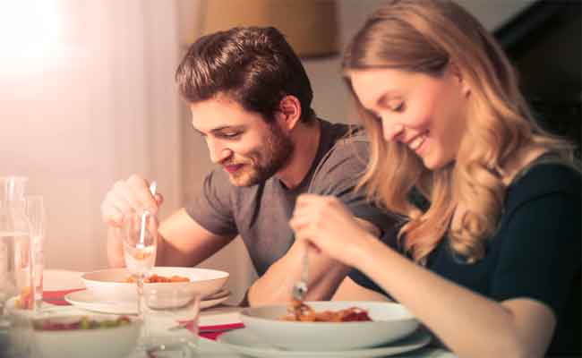 ما هي الأضرار التي يسببها تأخير وجبة العشاء...؟