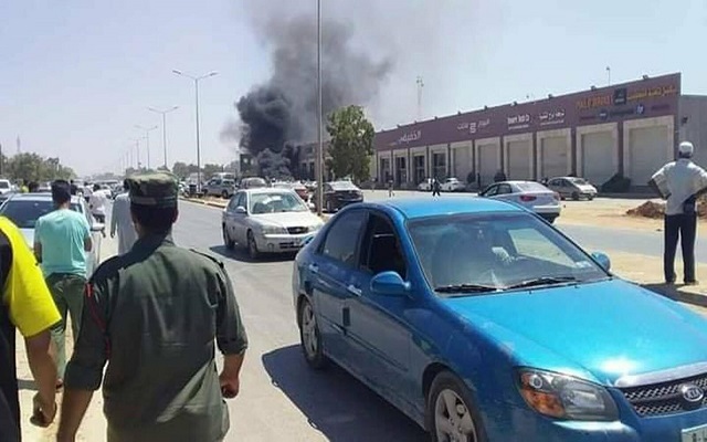 قتيلان بتفجير سيارة للأمم المتحدة وحفتر يعلن الهدنة خلال العيد