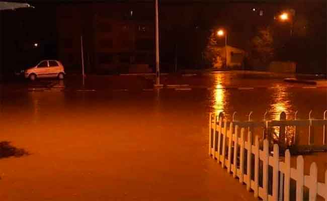 الأمطار تتسبب في غمر الطرقات و المنازل دون تسجيل خسائر بشرية بالبليدة