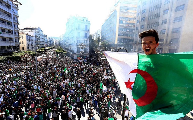 الجمعة 30 تزلزل عرش القايد صالح