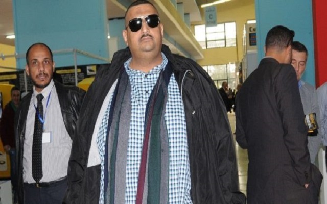 الشرطة تنزع من إسكوبار الجزائر مسدسه الشخصي ورخصة حمل السلاح