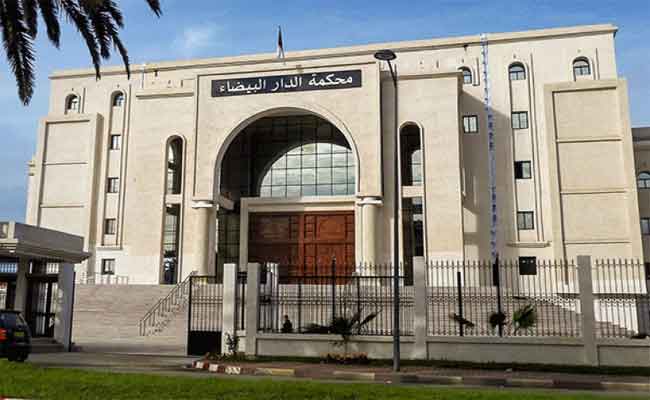 إدانة جمركي بعام سجنا نافذا صور مشاهير ومسؤولين في المطار