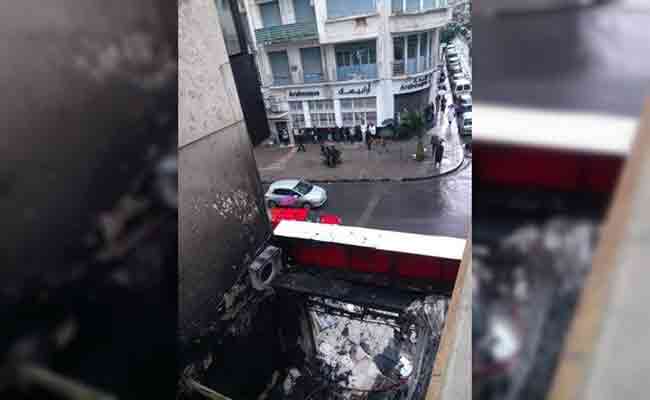 النيران تلتهم مركزا تجاريا بالكامل بخليفة بوخليفة بالعاصمة...