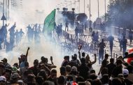 قمع قوات الأمن لتظاهرة في بغداد يسفر عن قتيل و200 جريح