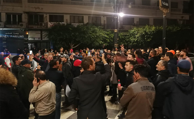 الحراك الشعبي : مسيرة ليلية رافضة للانتخابات و المترشحين بالعاصمة