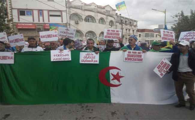 الحراك الشعبي يدخل جمعته الـ39 وسط تشبت بالتغيير و رفض للإنتخابات
