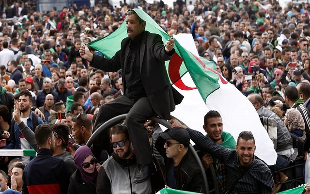 تظاهر الشعب أو لم يتظاهر ستقام الانتخابات