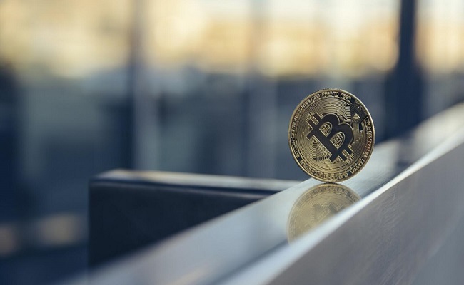 عملة بيتكوين مازالت تتهاوى...
