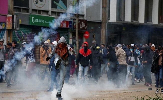 مقتل 3 من الشرطة بتفجير شاحنة مفخخة في كولومبيا