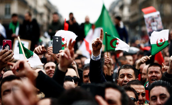 المناظرة التلفزيونية بين مترشحي الرئاسيات : الحراك الشعبي