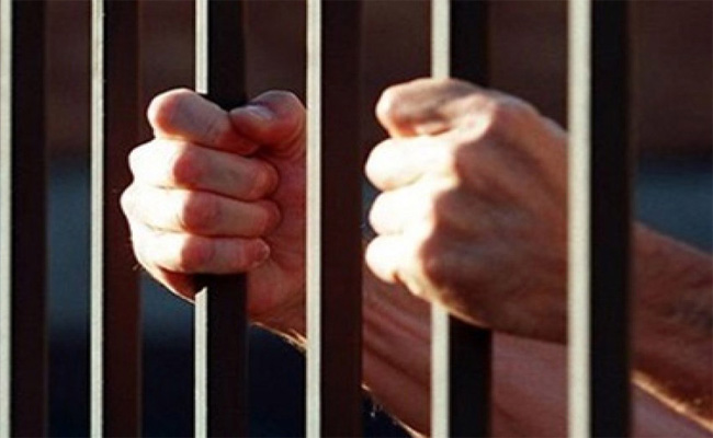 الحكم بالسجن المؤبد في حق شخص قتل صهره بسعيدة