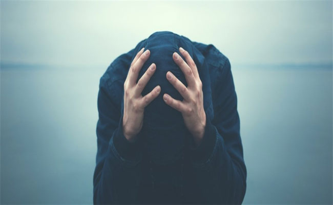 اضطراب القلق النفسي حالة تهدّد حياتكم... فما علاجها...؟