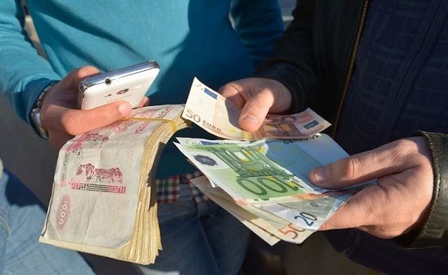 نظام الجنرالات يقوم بأكبر عملية تهريب للعملة الصعبة مما سيتسبب بكارثة عظمى