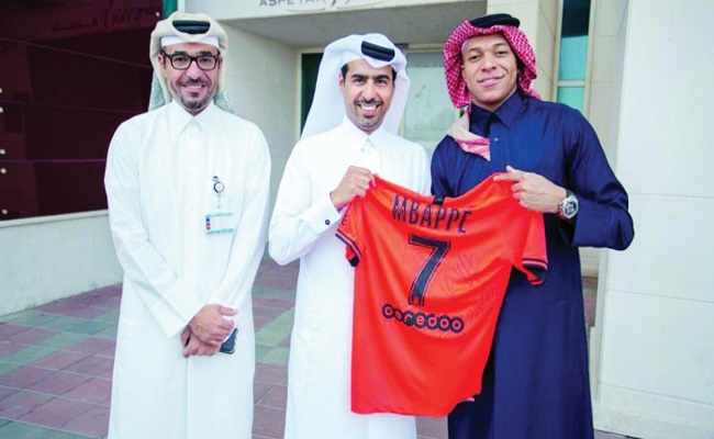 مبابي مهاجم باريس سان جيرمان في الدوحة من أجل العلاج والخضوع...