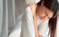 آلام الرقبة المزعجة من الخلف...كيف يمكن علاجها...؟