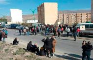 البطالة تدفع عشرات الشباب لغلق الطريق الوطني رقم 8 بالبويرة