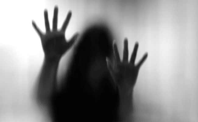 رعية مالي و آخر غيني يغتصبان طالبة جامعية بشوفالي في العاصمة...