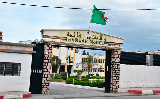 مقصيون من السكن العمومي الإيجاري يحتجون بقالمة