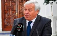 وليد عقون : 