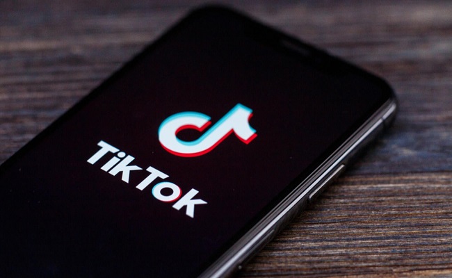 مارك زوكربيرج متخوف من انتشار TikTok...