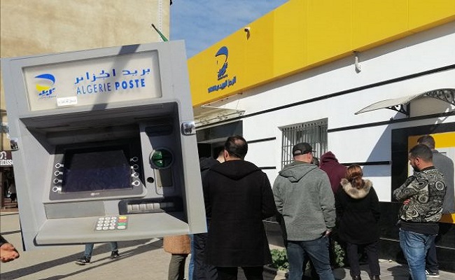 بعد مشكل الحليب المواطنين يعانون من مشكل الموزعات الآلية والحكومة ترد نحن متفرغين لحل مشاكل ليبيا