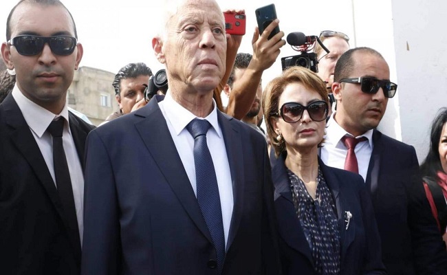 الباب مسدود وقيس سعيد يهدد بحل البرلمان