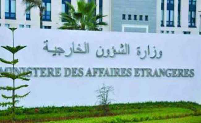 الخارجية تتابع عن كثب وضعية المواطنين الجزائريين العالقين في بعض الدول