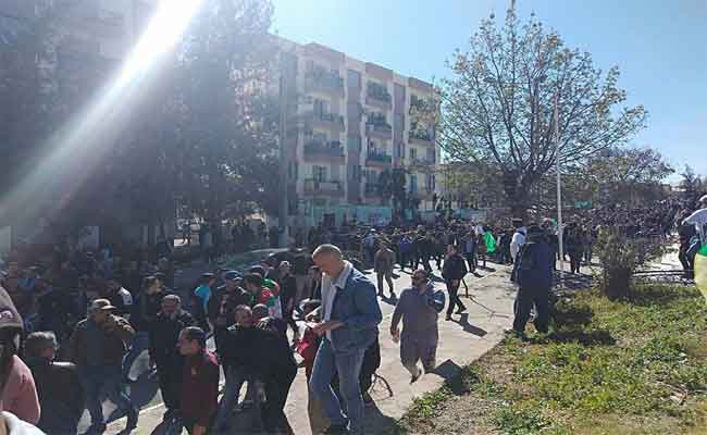 توقيف عدد معتبر من المتظاهرين المساندين للنشطاء في الحراك بالبويرة