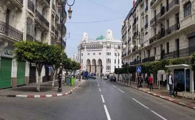 وزارة الاتصال تؤكد أن حاملي رخص التنقل تغطي فقط التنقلات نحو أماكن العمل أو المنازل