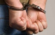 الإطاحة بمروج للمشروبات الكحولية و آخر يحوز سلاحا ناريا بدون رخصة بتقرت
