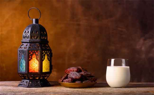 5 أسباب تجعل من التمر بالحليب غذاء مفيداً للحامل...!