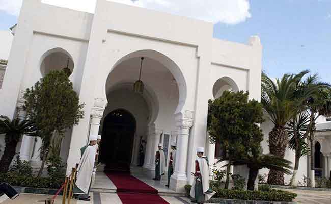 تبرع رئيس الجمهورية تبون و إطارات الرئاسة بشهر من رواتبهم