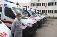 وزارة البيئة تقوم بتزويد عدة ولايات بوسائل طبية و تقدم مساعدات غذائية