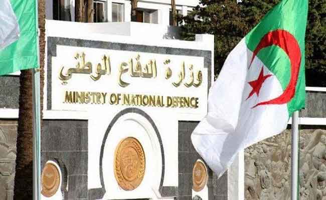 وزارة الدفاع تفند تنحية وتوقيف عدد من القيادات المركزية و إطارات عليا بالجيش