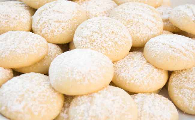الغريبة من أشهر أنواع الحلويات الرمضانية...كم تحتوي من سعرات حرارية...؟