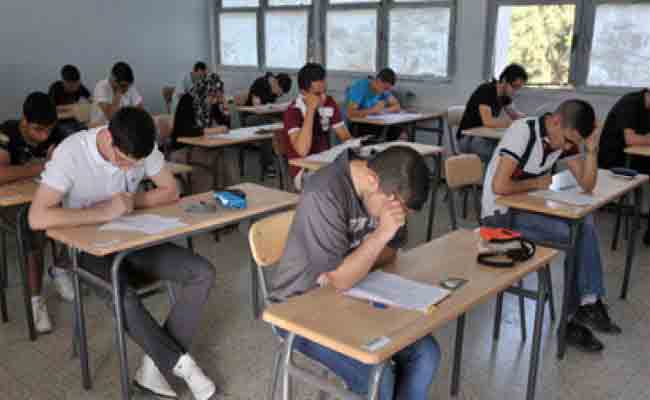 تأجيل امتحان البكالوريا والمتوسط إلى شهر سبتمبر المقبل