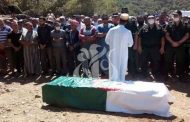 جثمان شهيد الواجب العريف مصطفى زناندة يشيع إلى مثواه الأخير بتنس بالشلف