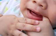 هذه الأعراض هي سبب انزعاج طفلك في مرحلة التسنين...