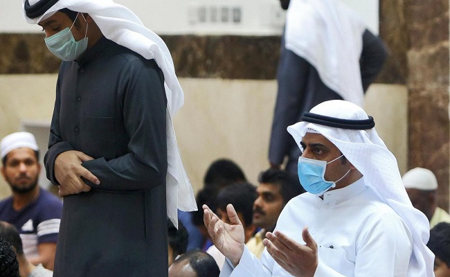 الكويت ستفتح المساجد والمطارات