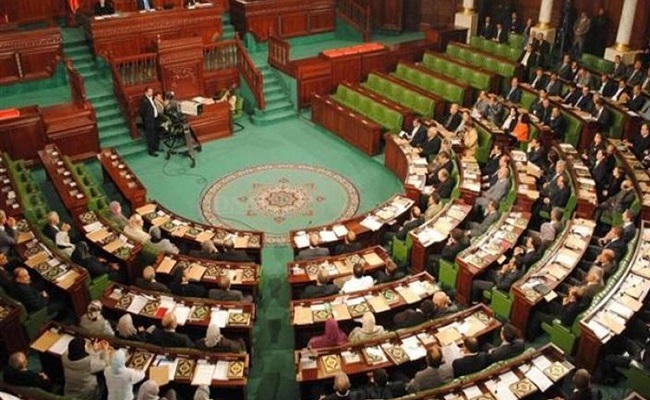 إغلاق ساحة باردو في تونس بسبب اعتصام للمطالبة بحل البرلمان