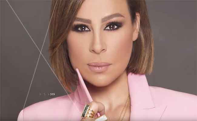 كارول سماحة تتربع على عرش تريند