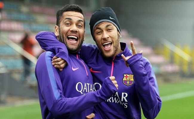 أقنعت نيمار برفض عرض ريال مدريد...