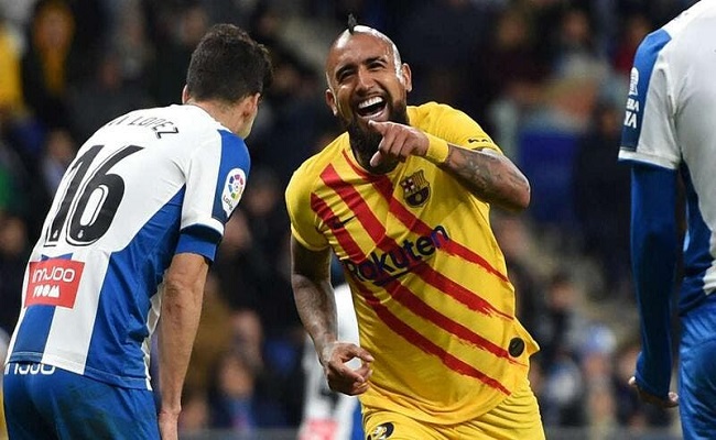 برشلونة متمسك بفيدال...