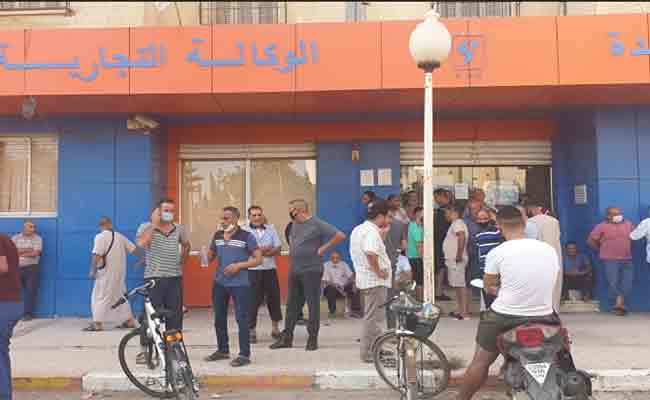 الماء و الكهرباء يدفع مواطنين لمحاصرة سونلغاز والجزائرية للمياه في البليدة