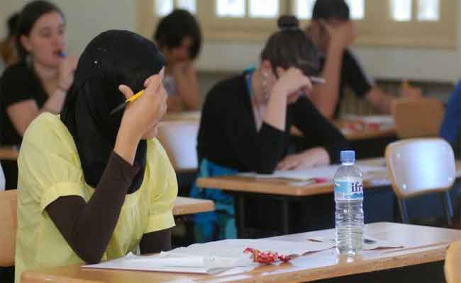 وزارة التربية تصدر تعليمة للتكفل بمترشحي شهادتي الباك و البيام