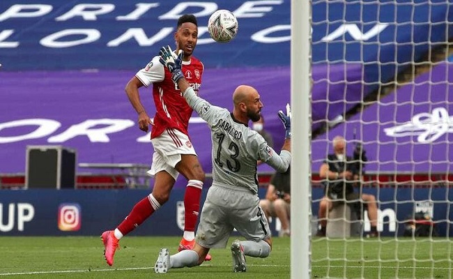 أرسنال يتوج بكأس الاتحاد الإنجليزي...