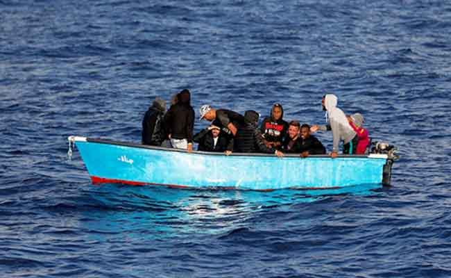 الإطاحة بشبكة وطنية تنظم رحلات الهجرة السرية بعين تموشنت