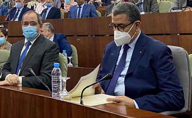 مصادقة نواب المجلس الشعبي الوطني بالإجماع على مشروع قانون تعديل الدستور